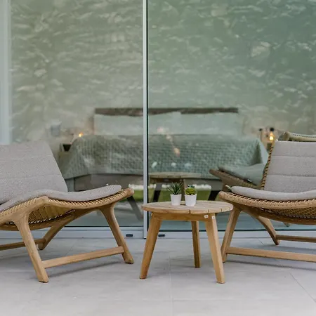 Estandar 8- Casangular By Upper Адехе