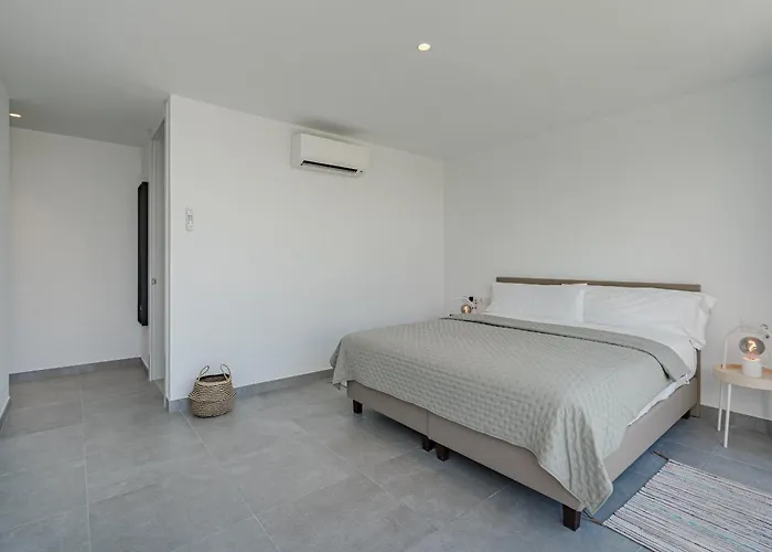 Estandar 8- Casangular By Upper Адехе